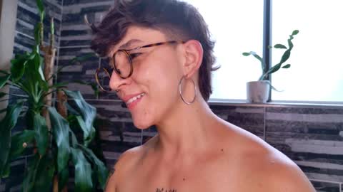 Sim. online show from 4, 3, 2025