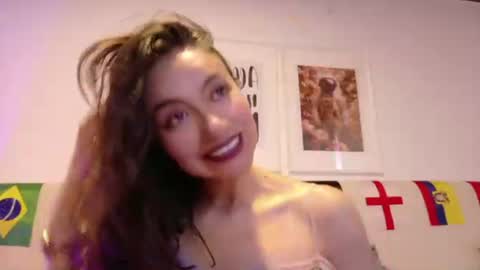 Snapshot of simone_feral chatting on 26, 6, 2026 simone_feral online show from 26, 6, 2026