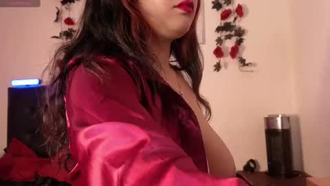 Simone Phill  online show from 3, 10, 2025