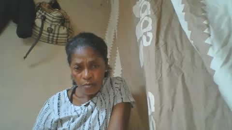 simonettee online show from 2, 11, 2025