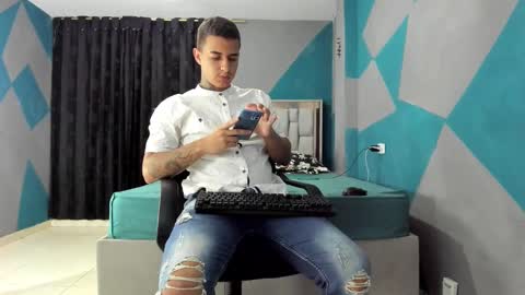 Snapshot of simonkeler chatting on 24, 1, 2025 SIMON KELER online show from 24, 1, 2025