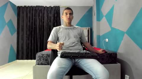 Snapshot of simonkeler chatting on 31, 1, 2025 SIMON KELER online show from 31, 1, 2025