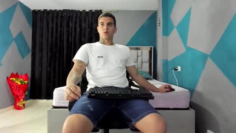 Snapshot of simonkeler chatting on 28, 2, 2025 SIMON KELER online show from 28, 2, 2025