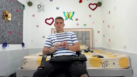 Snapshot of simonkeler chatting on 9, 9, 2025 SIMON KELER online show from 9, 9, 2025