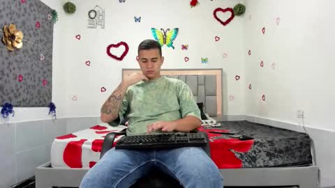 Snapshot of simonkeler chatting on 19, 9, 2025 SIMON KELER online show from 19, 9, 2025