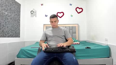 Snapshot of simonkeler chatting on 12, 10, 2025 SIMON KELER online show from 12, 10, 2025