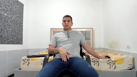 Snapshot of simonkeler chatting on 7, 2, 2026 SIMON KELER online show from 7, 2, 2026