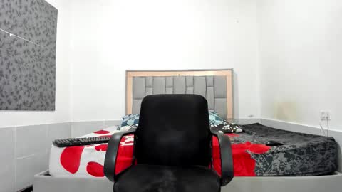 Snapshot of simonkeler chatting on 18, 2, 2026 SIMON KELER online show from 18, 2, 2026