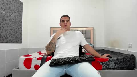 Snapshot of simonkeler chatting on 20, 2, 2026 SIMON KELER online show from 20, 2, 2026