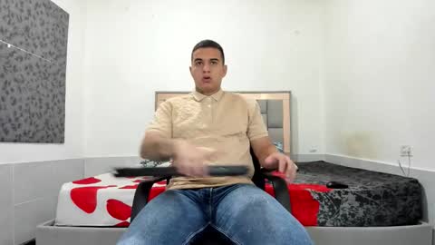 Snapshot of simonkeler chatting on 3, 3, 2026 SIMON KELER online show from 3, 3, 2026