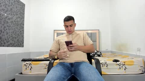 Snapshot of simonkeler chatting on 11, 3, 2026 SIMON KELER online show from 11, 3, 2026