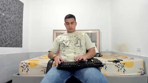 Snapshot of simonkeler chatting on 15, 3, 2026 SIMON KELER online show from 15, 3, 2026