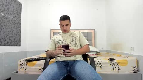 Snapshot of simonkeler chatting on 15, 3, 2026 SIMON KELER online show from 15, 3, 2026