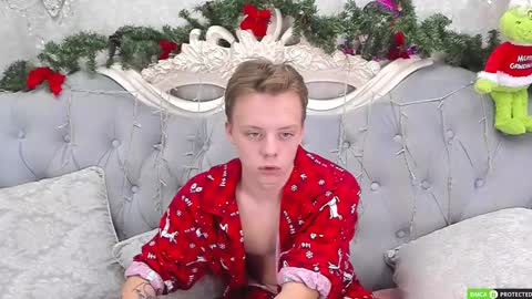 Snapshot of simonwarner chatting on 21, 12, 2025 Simon online show from 21, 12, 2025