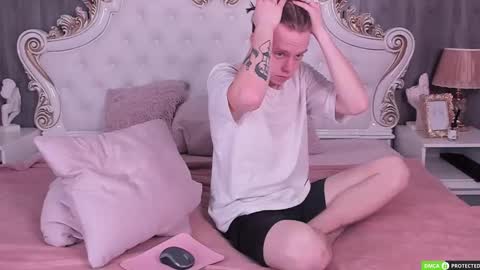 Snapshot of simonwarner chatting on 12, 3, 2026 Simon online show from 12, 3, 2026