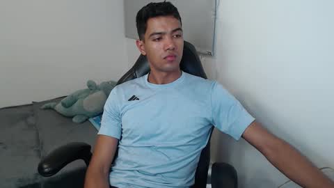 Snapshot of simple_guyy chatting on 17, 1, 2026 Andrey online show from 17, 1, 2026