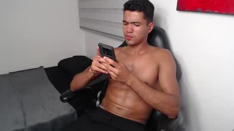 Snapshot of simple_guyy chatting on 3, 2, 2026 Andrey online show from 3, 2, 2026