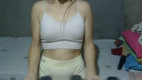 Snapshot of simply_me143 chatting on 17, 6, 2026 mia online show from 17, 6, 2026