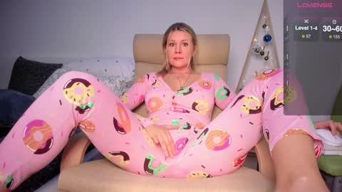 Snapshot of simply_sasha chatting on 16, 12, 2024 A present for me online show from 16, 12, 2024