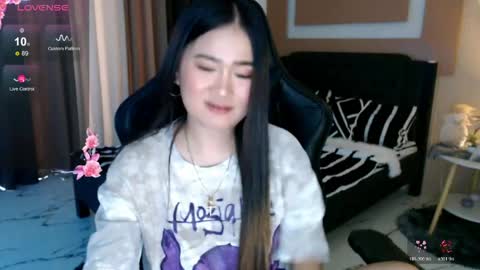 Adrianna Fowler online show from 5, 5, 2026