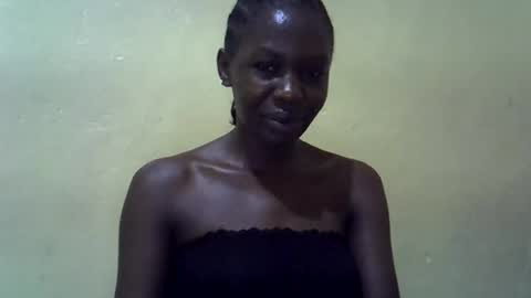 Snapshot of simplyloy33 chatting on 7, 7, 2026 simplyloy33 online show from 7, 7, 2026