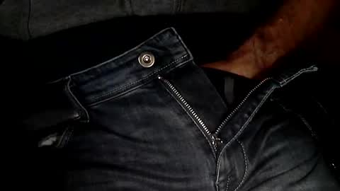 Snapshot of sinthesi chatting on 19, 10, 2025 Alex online show from 19, 10, 2025