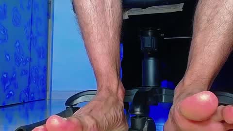 only foot                         worshipers here online show from 22, 10, 2025