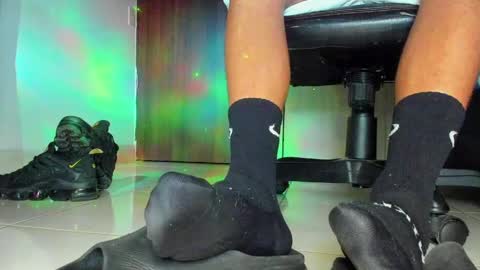 only foot                         worshipers here online show from 9, 5, 2026
