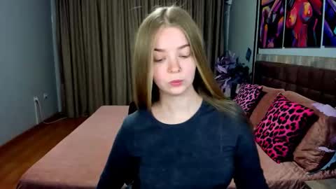 SirenaBloom online show from 1, 5, 2026