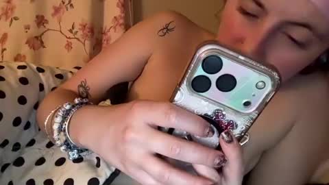 Snapshot of sistinethebrat chatting on 4, 7, 2026 sistine online show from 4, 7, 2026
