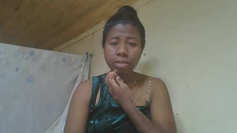 Snapshot of sitraka93 chatting on 17, 10, 2025 Sitraka online show from 17, 10, 2025