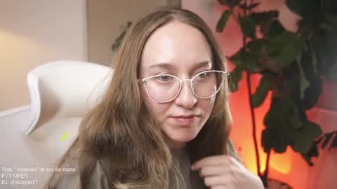 Im Scarlett  ONLINE  5pm-10pm NYC time  online show from 26, 1, 2025