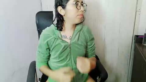 Snapshot of skinny333x chatting on 30, 7, 2026 skinny333x online show from 30, 7, 2026