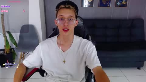 skinny_bigcock20 online show from 29, 11, 2025