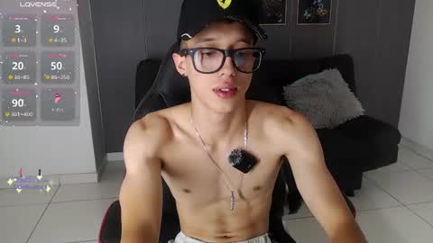 Snapshot of skinny_bigcock20 chatting on 26, 6, 2026 skinny_bigcock20 online show from 26, 6, 2026