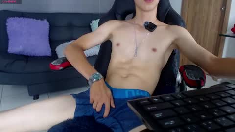 Snapshot of skinny_bigcock20 chatting on 27, 7, 2026 skinny_bigcock20 online show from 27, 7, 2026
