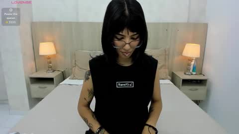 Emily Rojas online show from 14, 10, 2025