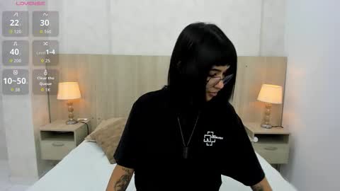 Emily Rojas online show from 17, 12, 2025