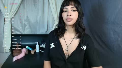 Emily Rojas online show from 5, 5, 2026