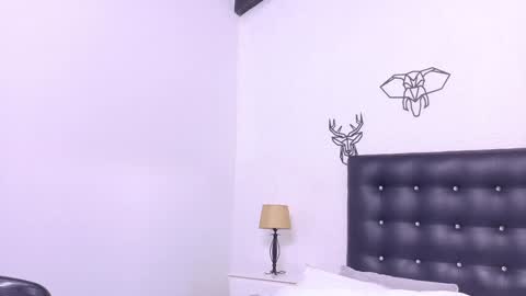 skinny_hottie18 online show from 19, 12, 2024