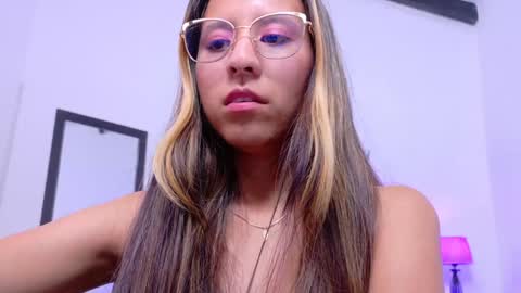 skinny_hottie18 online show from 6, 2, 2025