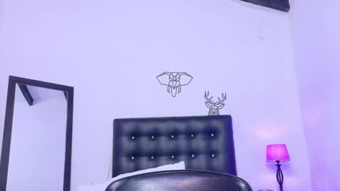 skinny_hottie18 online show from 28, 2, 2025