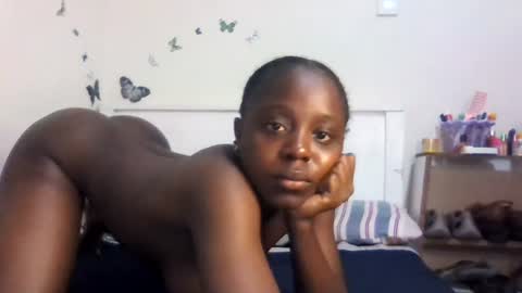 Snapshot of skinny_petite18 chatting on 25, 6, 2026 Munah online show from 25, 6, 2026