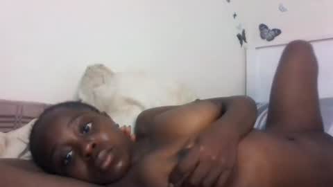 Snapshot of skinny_petite18 chatting on 2, 7, 2026 Munah online show from 2, 7, 2026
