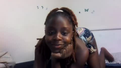 Snapshot of skinny_petite18 chatting on 10, 7, 2026 Munah online show from 10, 7, 2026
