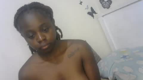 Snapshot of skinny_petite18 chatting on 11, 7, 2026 Munah online show from 11, 7, 2026
