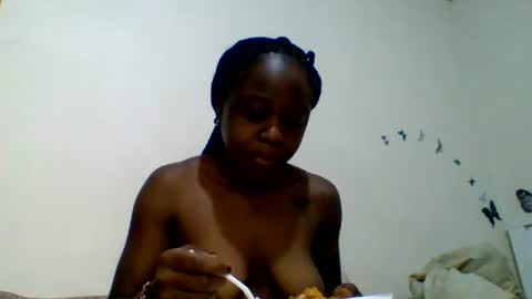 Snapshot of skinny_petite18 chatting on 26, 7, 2026 Munah online show from 26, 7, 2026