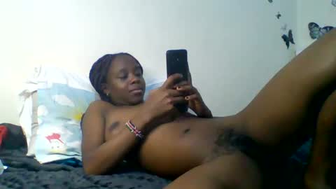 Snapshot of skinny_petite18 chatting on 30, 7, 2026 Munah online show from 30, 7, 2026