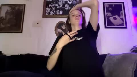 skinnyangel21 online show from 15, 7, 2026