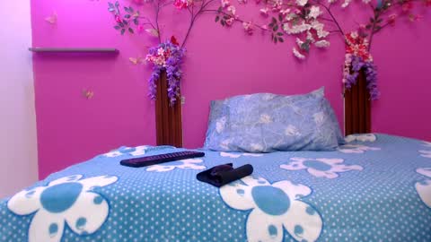 Snapshot of skinnybarbie022 chatting on 28, 4, 2026 barbi online show from 28, 4, 2026